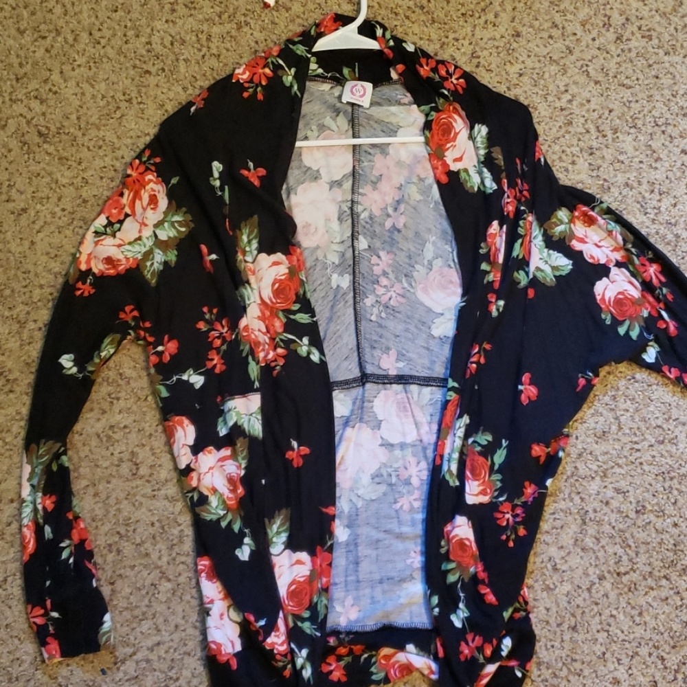 Light weight cardigan